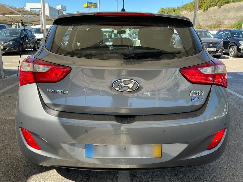 Hyundai i30 1.4 CRDi Essence — zdjęcie 5