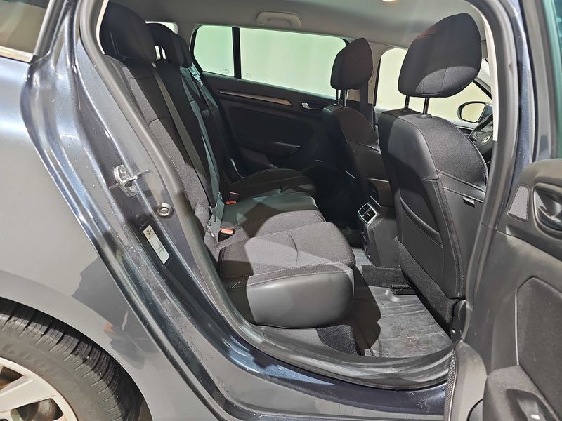 Renault Megane 1.5 BLUE dCi Techno — zdjęcie 14