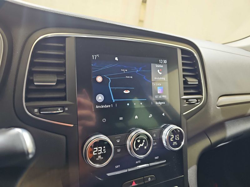 Renault Megane 1.5 BLUE dCi Techno — zdjęcie 13