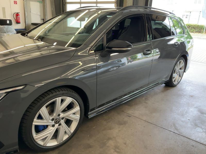 Volkswagen Golf VIII 2.0 TSI R-Line — zdjęcie 2