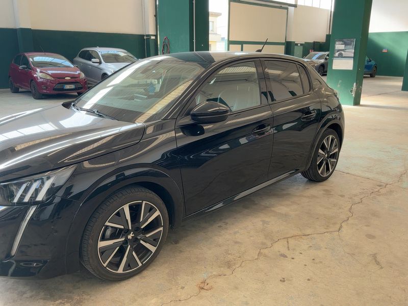 Peugeot 208 1.2 PureTech GT Line — zdjęcie 2