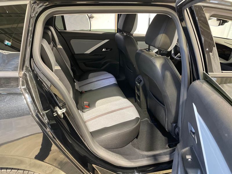 Opel Astra 1.5 CDTI Elegance — zdjęcie 9