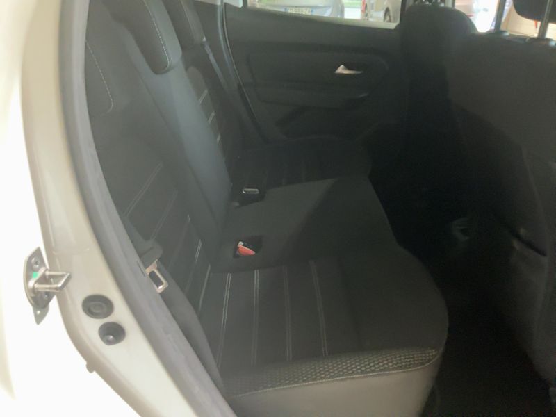 Dacia Duster 1.5 dCi Prestige — zdjęcie 14