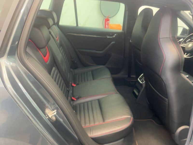 Skoda Octavia 2.0 TDI RS — zdjęcie 14