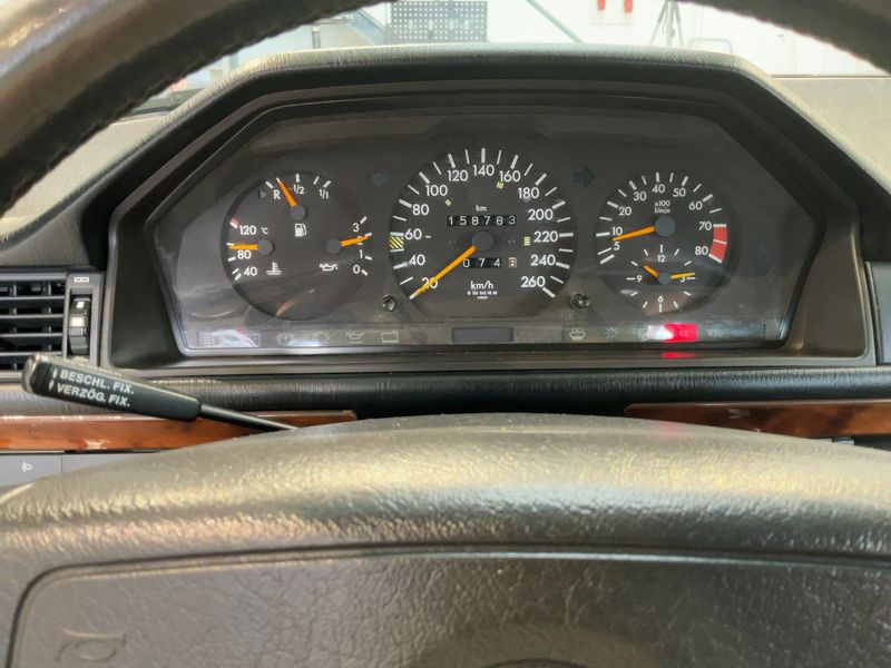 Mercedes-Benz E-Klasse 300 CE Cabrio — zdjęcie 13