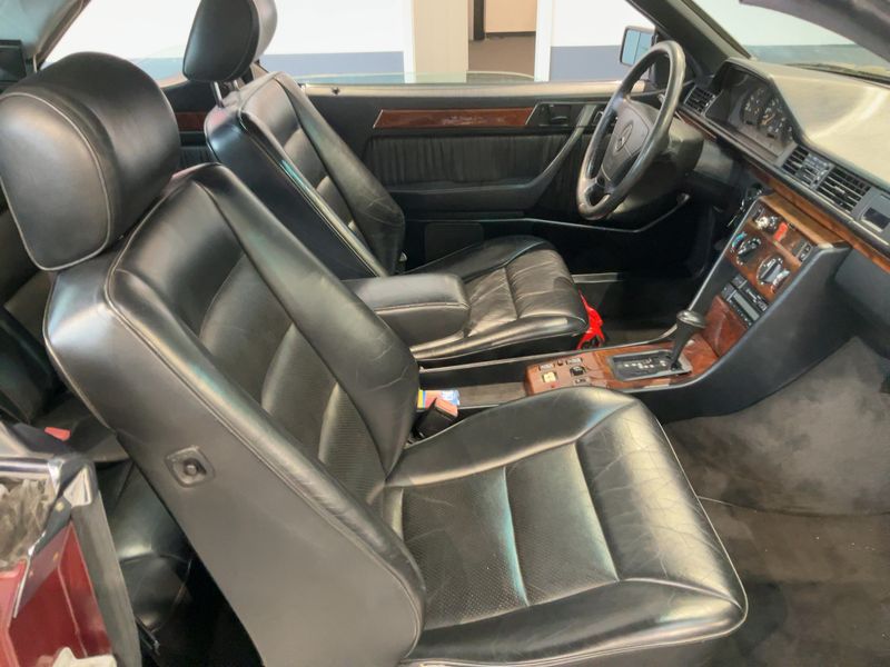 Mercedes-Benz E-Klasse 300 CE Cabrio — zdjęcie 11