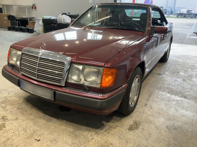 Mercedes-Benz E-Klasse 300 CE Cabrio — zdjęcie 1