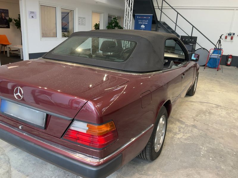 Mercedes-Benz E-Klasse 300 CE Cabrio — zdjęcie 6