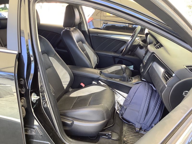 Toyota Avensis 2.0 D-4D Edition-S — zdjęcie 11