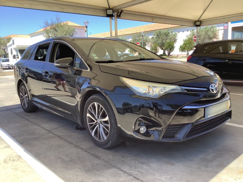 Toyota Avensis 2.0 D-4D Edition-S — zdjęcie 8