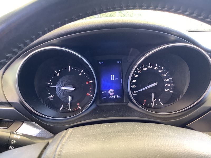 Toyota Avensis 2.0 D-4D Edition-S — zdjęcie 13