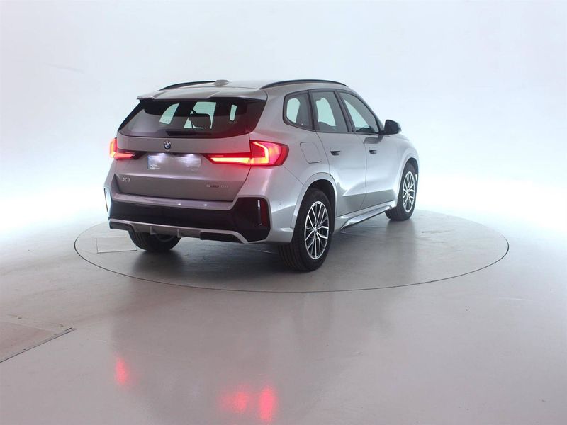 BMW X1 sDrive 18d M Sport — zdjęcie 4