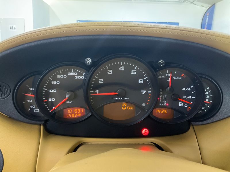 Porsche 911 996 Carrera — zdjęcie 13