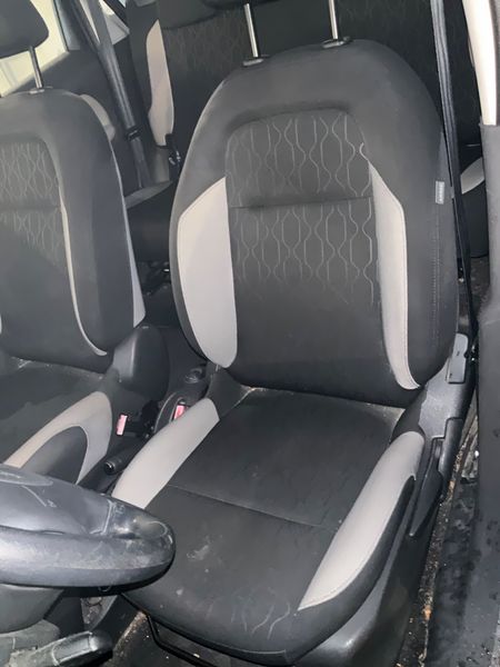 Citroen C3 Picasso 1.6 HDi Confort — zdjęcie 28