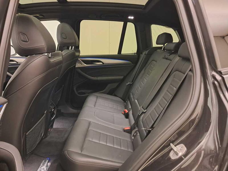 BMW X3 xDrive 30e M Sport — zdjęcie 17
