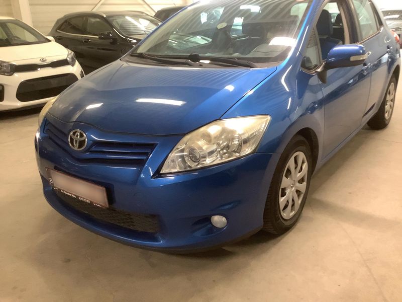 Toyota Auris 1.4 Turbodiesel Active — zdjęcie 2