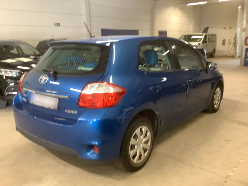 Toyota Auris 1.4 Turbodiesel Active — zdjęcie 6