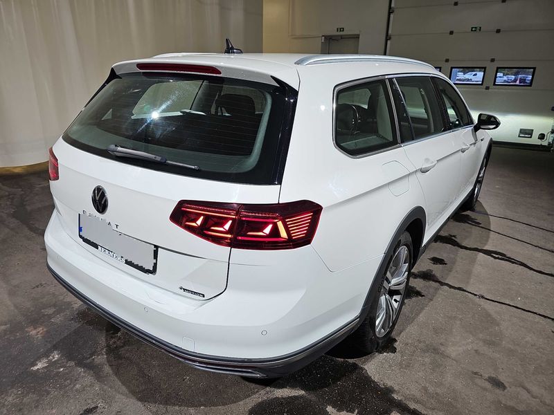 Volkswagen Passat Alltrack 2.0 TDI 4Motion — zdjęcie 5