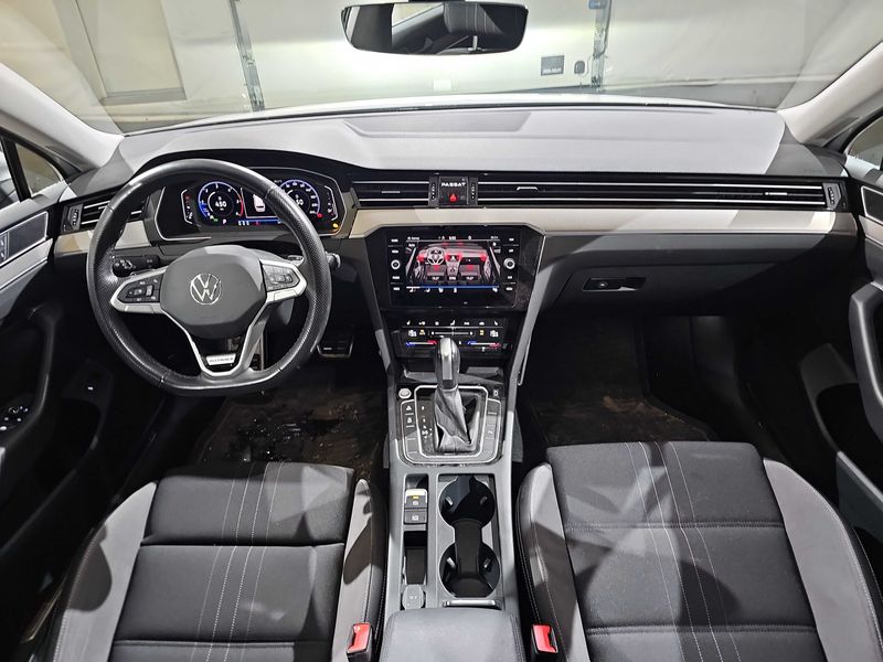 Volkswagen Passat Alltrack 2.0 TDI 4Motion — zdjęcie 11