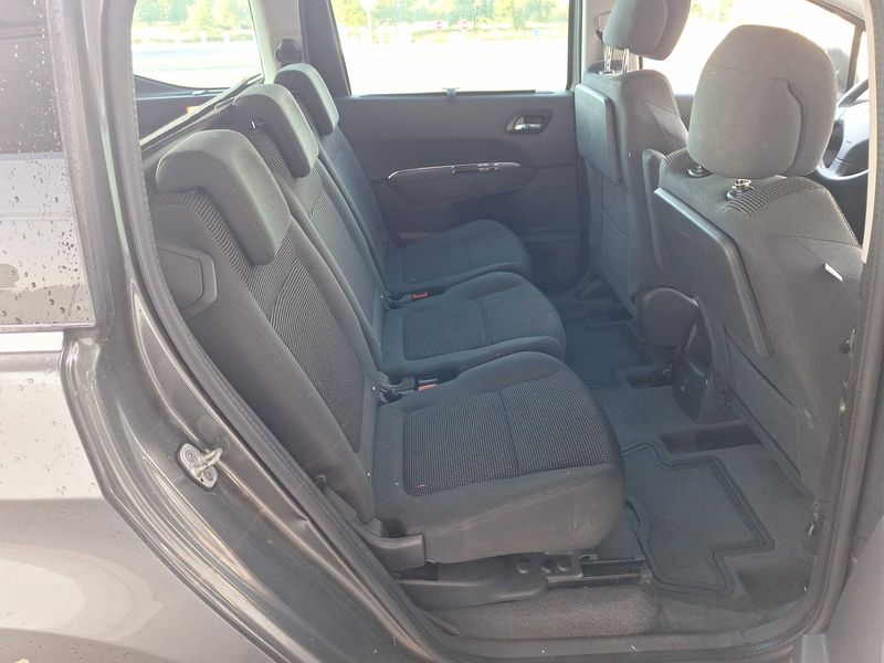 Peugeot 5008 1.6 HDi Active — zdjęcie 13