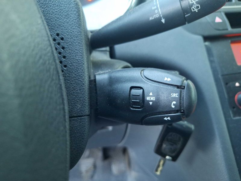 Peugeot 5008 1.6 HDi Active — zdjęcie 32