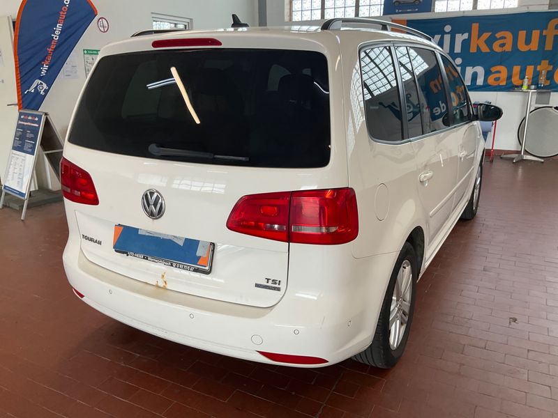 Volkswagen Touran 1.2 TSI Match BlueMotion Tech — zdjęcie 2