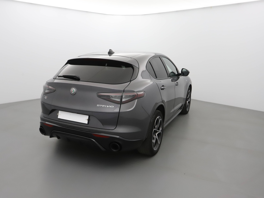 Alfa Romeo Stelvio 2.2 JTDM Sprint 2WD — zdjęcie 4