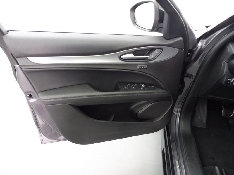 Alfa Romeo Stelvio 2.2 JTDM Sprint 2WD — zdjęcie 18