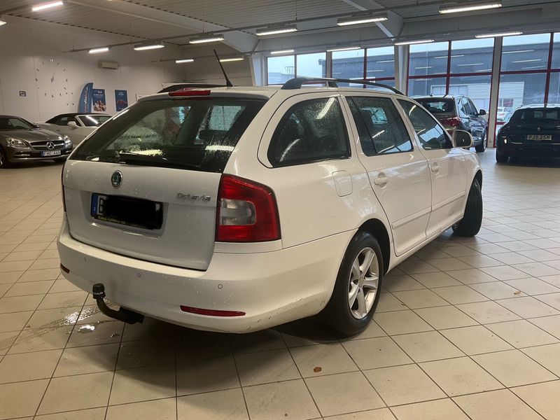 Skoda Octavia 1.2 TSI Ambiente — zdjęcie 2