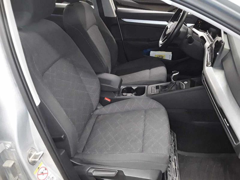 Volkswagen Golf VIII 2.0 TDI Life — zdjęcie 30