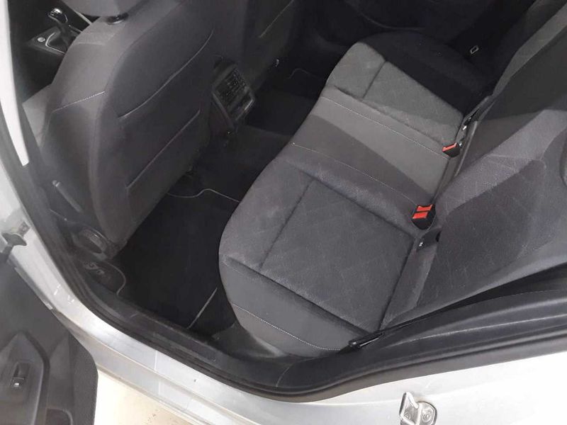 Volkswagen Golf VIII 2.0 TDI Life — zdjęcie 34