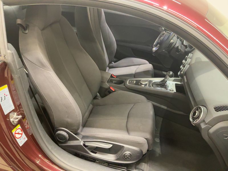 Audi TT 2.0 TFSI quattro Coupe — zdjęcie 11
