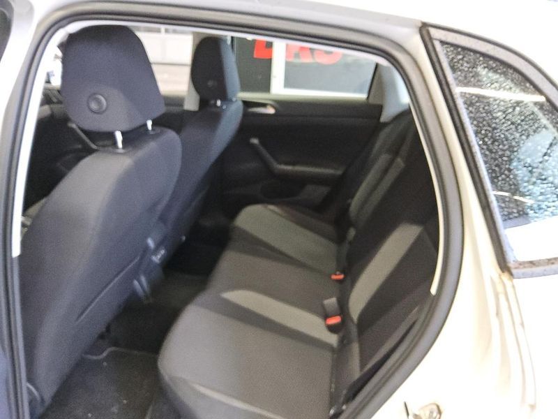 Volkswagen Polo 1.0 Life — zdjęcie 12