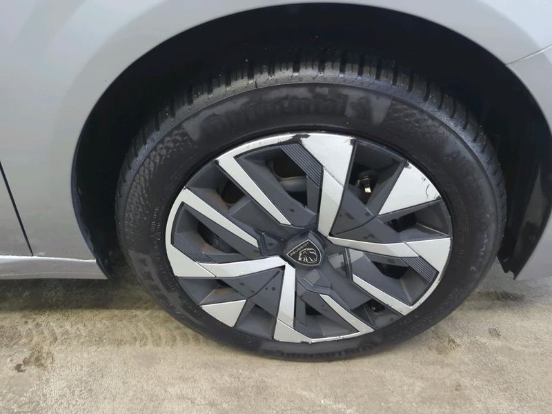 Peugeot 208 electric drive 100 kW e Allure — zdjęcie 14