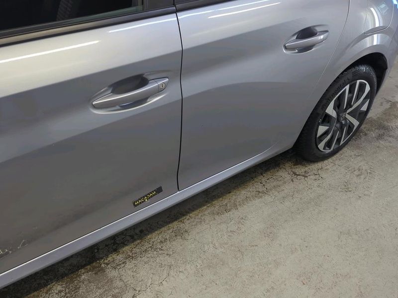 Peugeot 208 electric drive 100 kW e Allure — zdjęcie 29