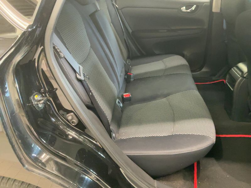 Nissan Pulsar 1.2 N-Tec — zdjęcie 14