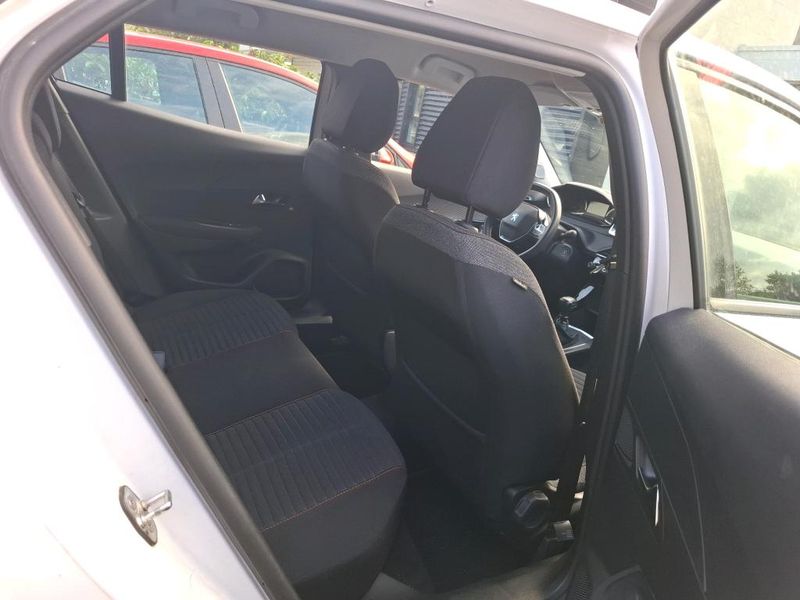 Peugeot 2008 1.5 Blue-HDi Active — zdjęcie 11