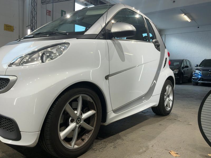 Smart fortwo 1.0 Micro Hybrid Drive pulse — zdjęcie 2