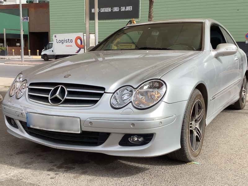 Mercedes-Benz CLK-Klasse CLK 220 CDI Avantgarde — zdjęcie 2
