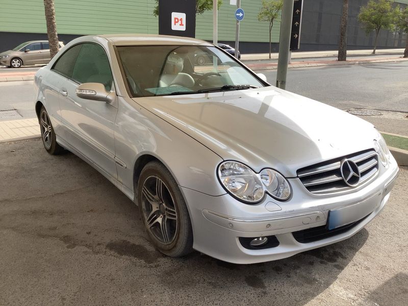 Mercedes-Benz CLK-Klasse CLK 220 CDI Avantgarde — zdjęcie 8
