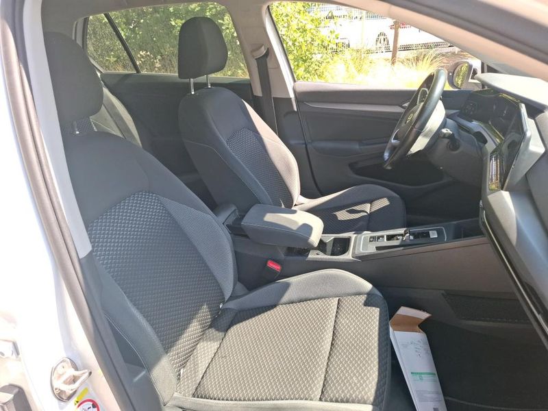 Volkswagen Golf VIII 1.5 eTSI ACT Active — zdjęcie 6