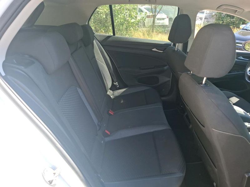 Volkswagen Golf VIII 1.5 eTSI ACT Active — zdjęcie 11
