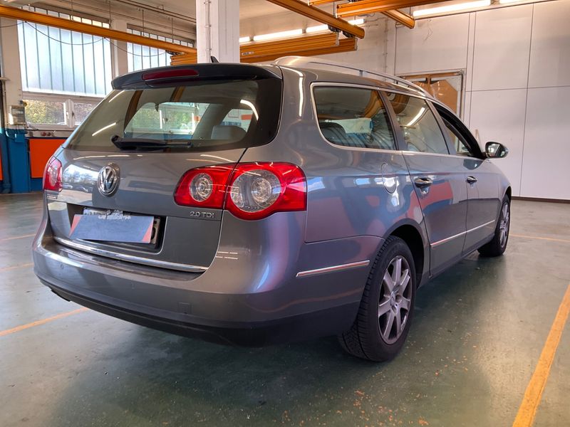 Volkswagen Passat 2.0 TDI Highline — zdjęcie 2