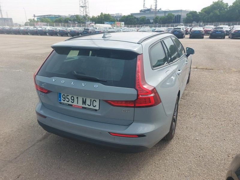 Volvo V60 2.0 B4 Mild-Hybrid Momentum Business — zdjęcie 4