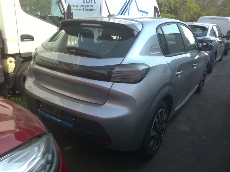 Peugeot 208 1.2 PureTech Style — zdjęcie 2
