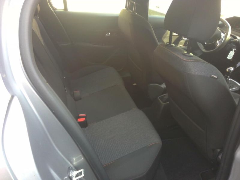 Peugeot 208 1.2 PureTech Style — zdjęcie 9