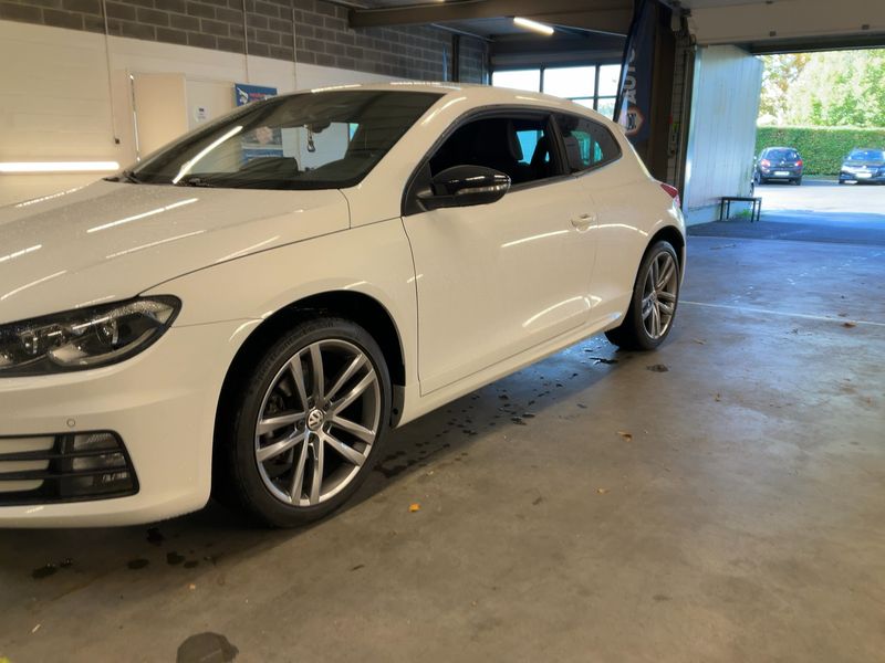 Volkswagen Scirocco 2.0 TDI R-Line BlueMotion Tech — zdjęcie 2