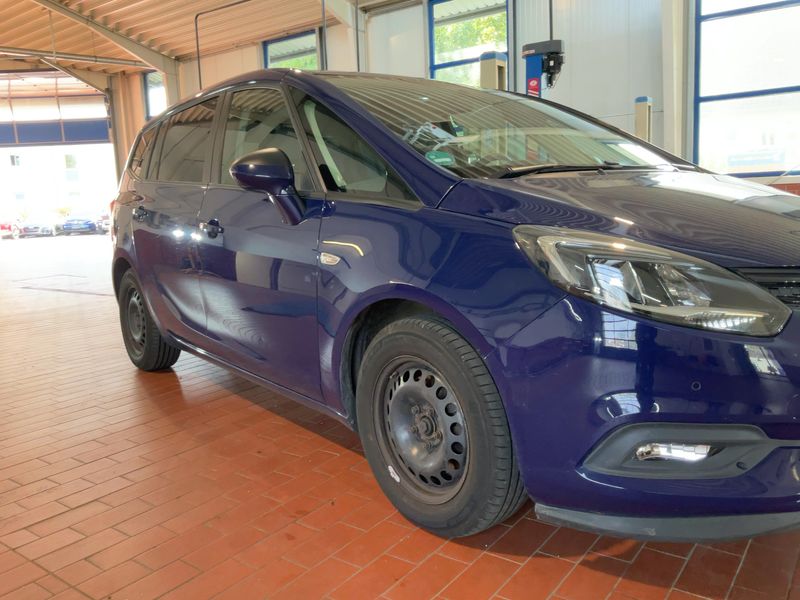Opel Zafira Tourer 1.4 Turbo Edition — zdjęcie 8