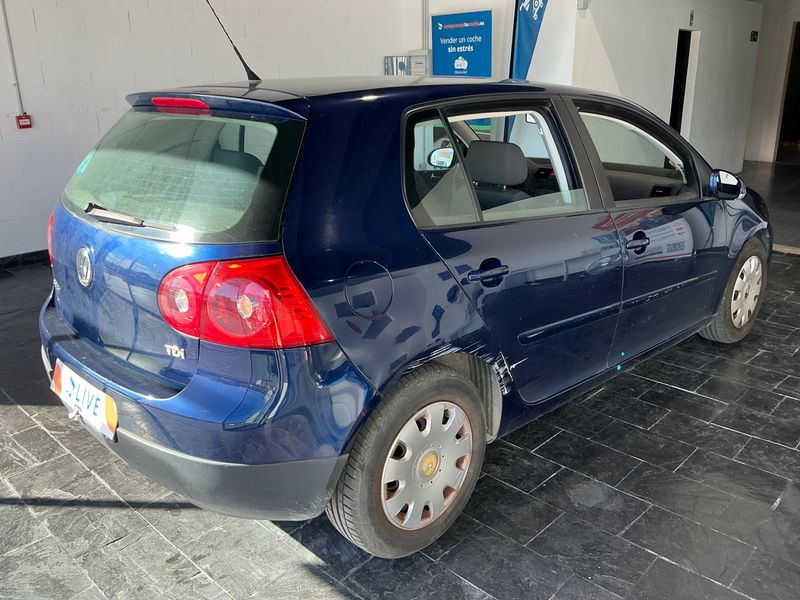 Volkswagen Golf V 1.9 TDI Trendline — zdjęcie 2