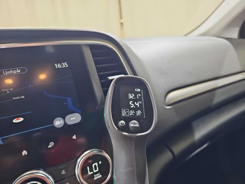 Renault Megane 1.5 BLUE dCi Equilibre — zdjęcie 17